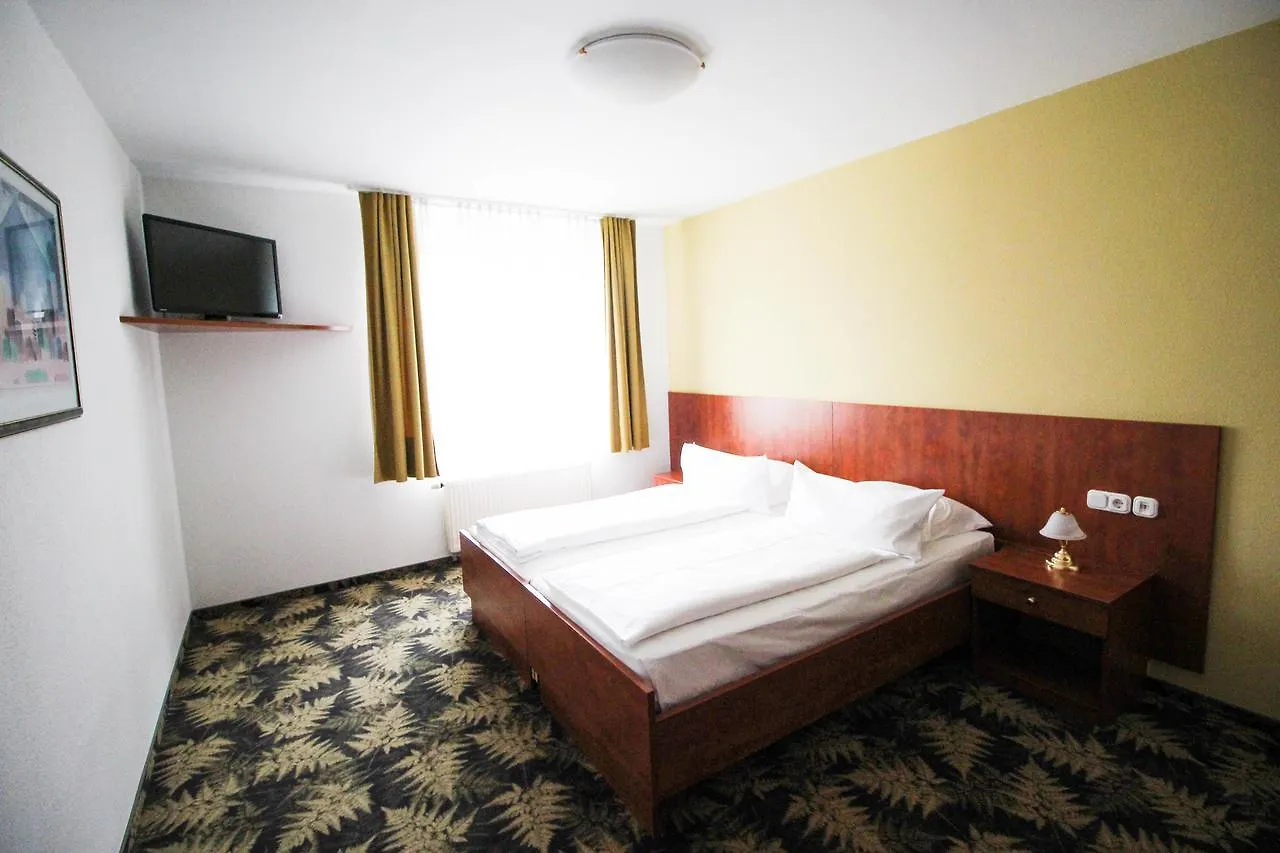מינכן Hotel Der Tannenbaum 2*,  גרמניה